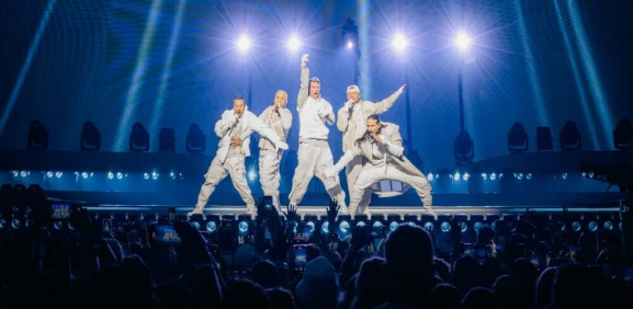 La icónica boy band levanta la mano para ser el show de medio tiempo del próximo año