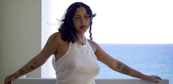 Tokischa impacta con su atrevido outfit en alfombra roja