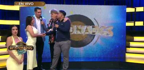 Pollo quiere unir en amor a Rocío, para que termine su etapa de soltero