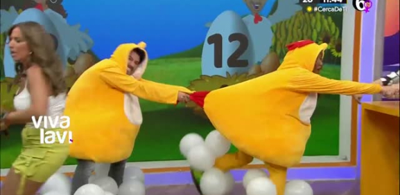 Gabo Ramos y Yeka Rosales se desgreñan en "De Huevos"