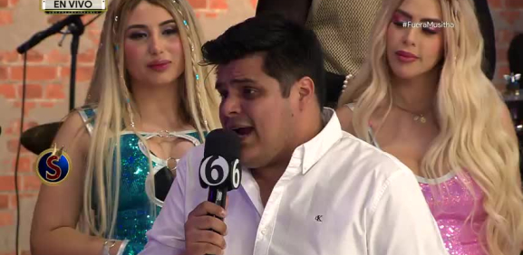 Es cuestionado sobre su seriedad al tener de invitado a este ex conductor