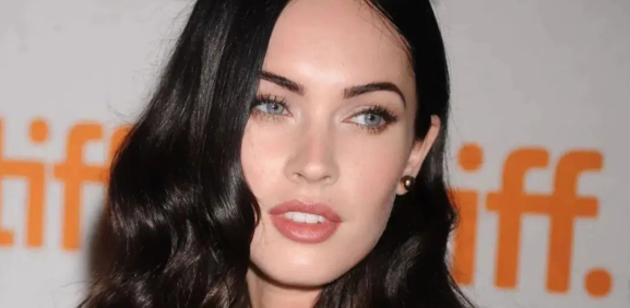 Megan Box sorprende con sensuales fotos