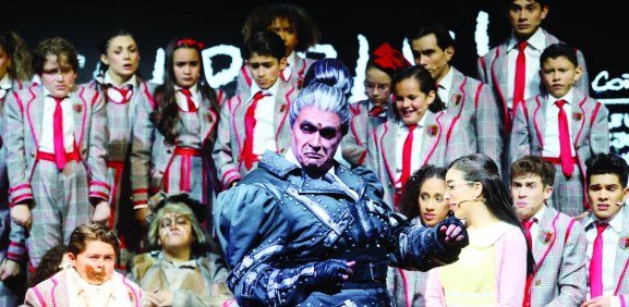 Famosos asisten al estreno de 'Matilda: El Musical'