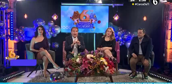 Fabián Lavalle y los conductores del programa de 'Canal 6' celebran con el público un año más