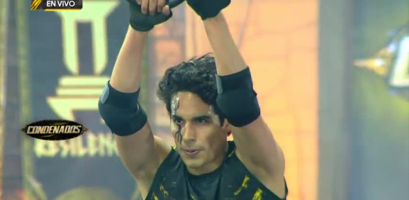 La sorpresa de la noche fue la llega del chico de 'Vivalavi'