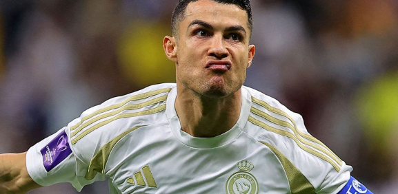 El futbolista reconoció a un asistente personalizado de él y tuvo una mini interacción a modo de burla para el fanático