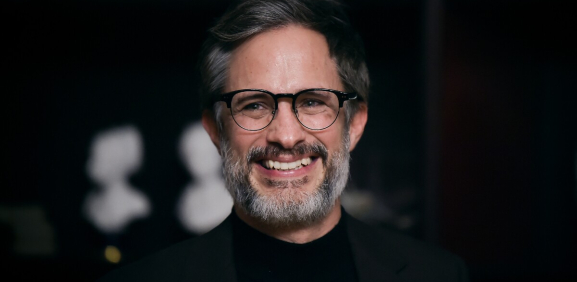 Gael García se molesta con fan tras grabarlo sin consentimiento