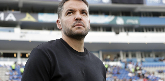 Cruz Azul tomó la decisión de despedir al argentino Nicolás Larcamón del cargo