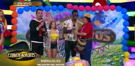 Chris, nacido en Houston, con su inglés perfecto, nos cautiva con su perfecta pronunciación y nos invita a ver Condenados todos los miércoles a las 9:30PM