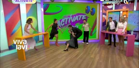 La Maestra Resurrección de desvanece en vivo