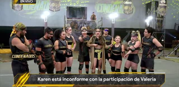 Karen tienen muchas cuestiones contra Valeria contrincante de equipo