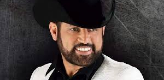Pancho Barraza celebra 35 años de trayectoria musical