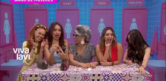 Baño de mujeres: ¿Las conductoras de VivalaviMx cambiarían por amor?