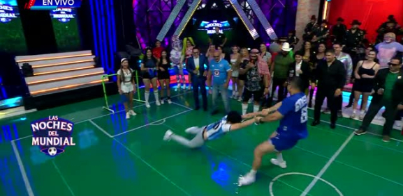 El chico de 'Es Show' le juega pesada broma al conductor de las mañanas