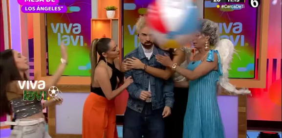 Carlos 'Chicken' enfurece con el elenco de Vivalavi Mx