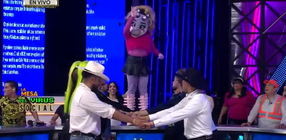 El personaje sufre al parecer algo 'a propósito' en pleno programa