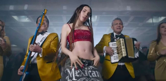 Belinda habla de su colaboración junto a Los Ángeles Azules