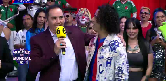 El comediante bicolor sorprende con su llegada al programa mundialista