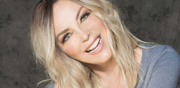 Laura Flores es sometiga a cirugía para retirarle implantes