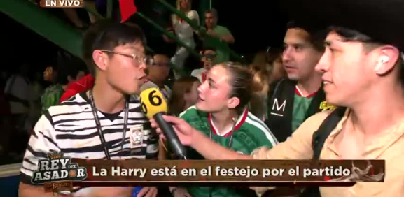 Harry va al lugar donde esta toda la afición y los invita al reality