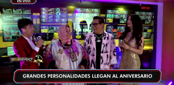 Harry y Kenia reciben así a todos los invitados para este aniversario