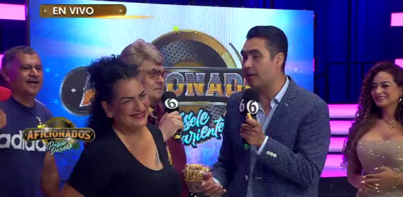 Nohemi sorprende en el programa, tras ser una de las pioneras del programa de tradición junto a Rómulo Lozano y Juan Ramón Garza