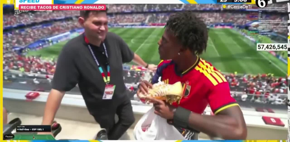 El influencer recibe los 'tachones' que usó el jugador en el Mundial 2026