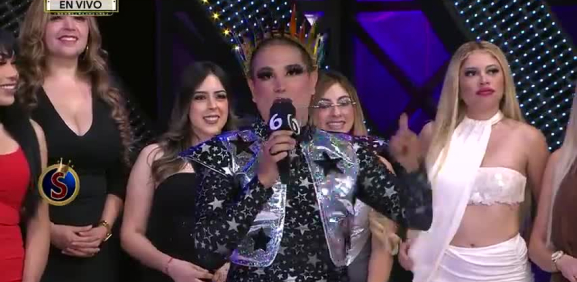 Aldo Muñiz hace “garras” a las chicas de Es Show