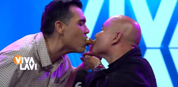 Ángel Castor y Miguel Díaz hacen el taco del amor