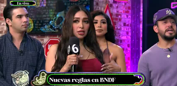 El conductor deja en evidencia que esta chica prefiere no usar nada y hace sensual accidente