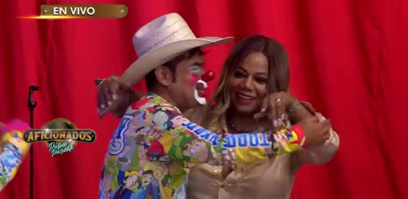A Priscilla "La Gitana" le gustó el payasito