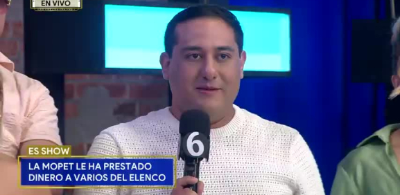 El chico internacional suelta la sopa sobre problemas de dinero con diferentes personas del elenco