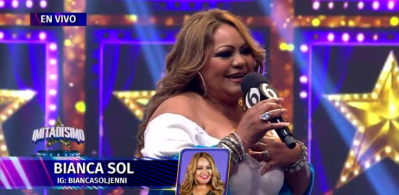 El parecido, la voz y la energía de la diva de la banda sorprende en el arranque del reality