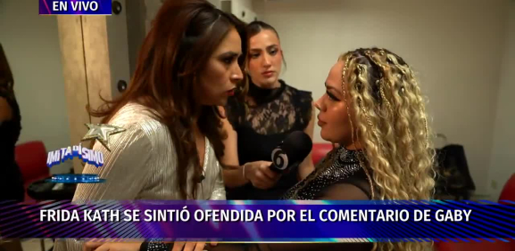 Frida imitadora de Shakira no soportó lo comentado por el jurado