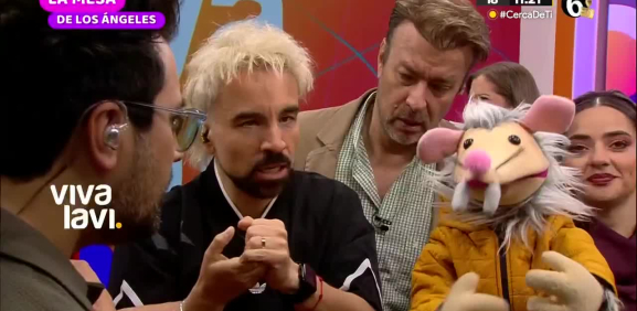 Se besuquean a la rata en vivo