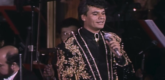 Estrenan el documental "Juan Gabriel: Mi primer Bellas Artes"