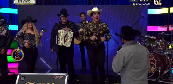 El conductor titular visita el programa para ver que hace 'Princeso'