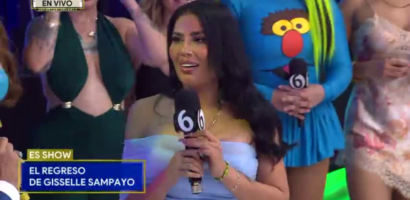 Tras un largo tiempo, la sensual conductora regresa al programa
