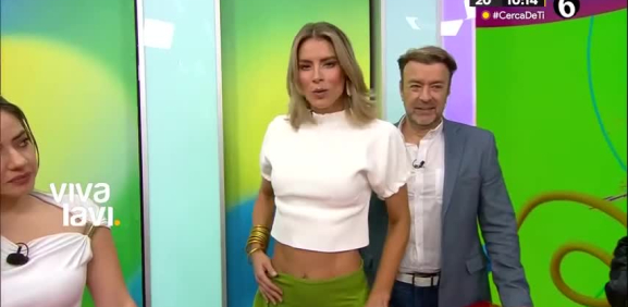 Natalia Valenzuela presume su mini cintura