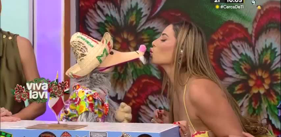 'Azúcar', ¿la nueva conductora de VivalaviMx?
