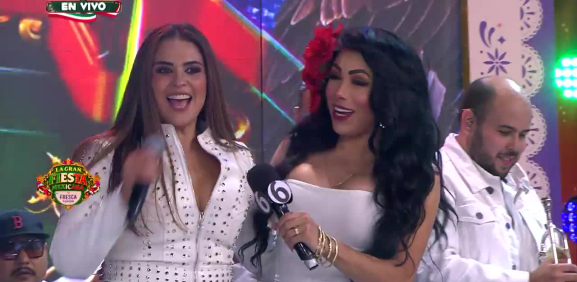 La cantante es sorprendida con esta épica bienvenida al programa