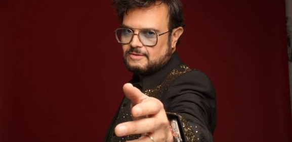 Aleks Syntek es acusado de enviar mensajes inapropiados a fan