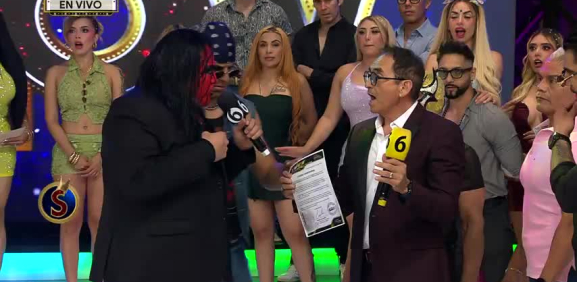 El luchador explota en pleno programa
