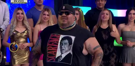 En el mes de los regreso y el perdón, el luchador de los viejos tiempos está de regreso como un fichaje sorpresa