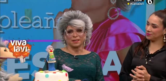 Maestra Resurrección celebra su cumpleaños en Vivalavi Mx