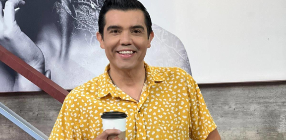 Son sus compañeros quien anuncian la salida y la ausencia en este especial