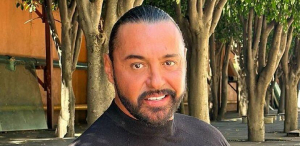 Latin Lover pide oraciones a sus seguidores tras ser hospitalizado