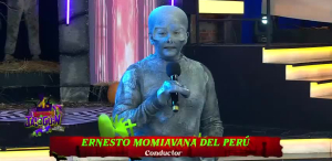 Chavana sorprende con increíble disfraz