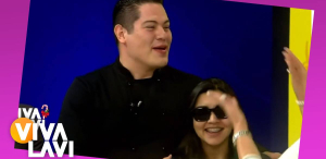Víctor Espino se declara a su novia en programa en vivo