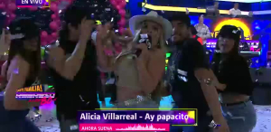 Ludivinita impacta con toda la producción como Alicia Villarreal